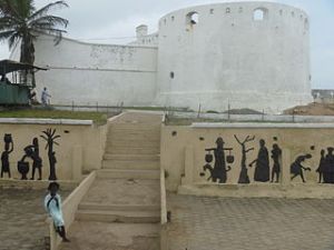 320px-Cape_Coast_Castle_2.JPG