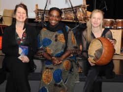 Birte-Schrein-Amma-Darko-und-Stephanie-Troscheit.jpg